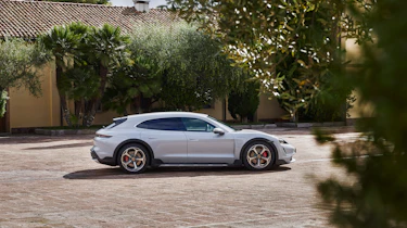Porsche Taycan Cross Turismo - 4S side