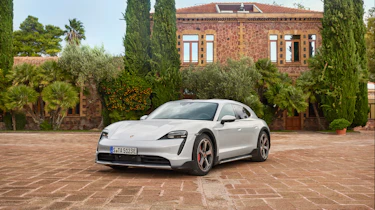 Porsche Taycan Cross Turismo - 4S static