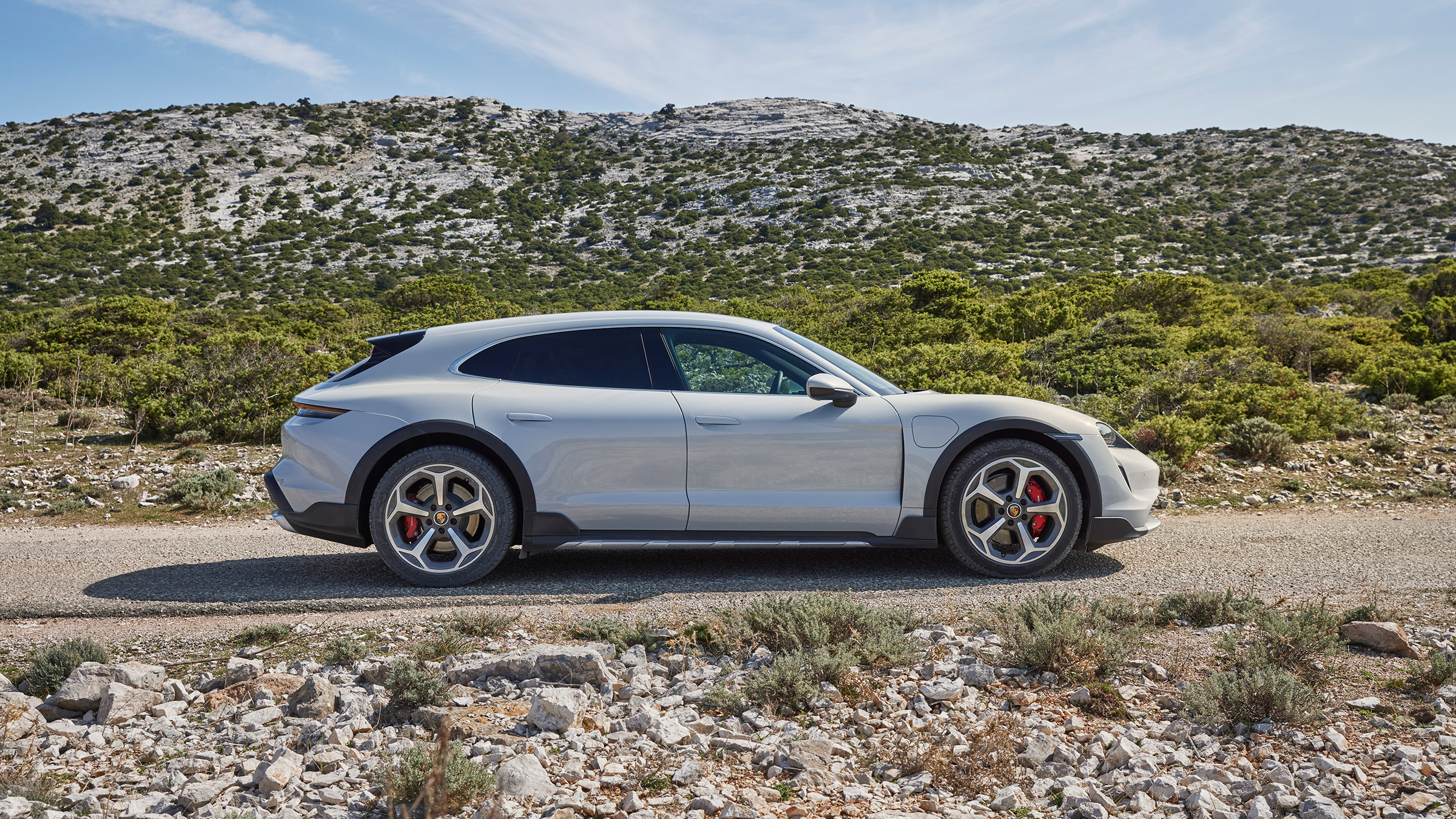 Porsche Taycan Cross Turismo - 4S side
