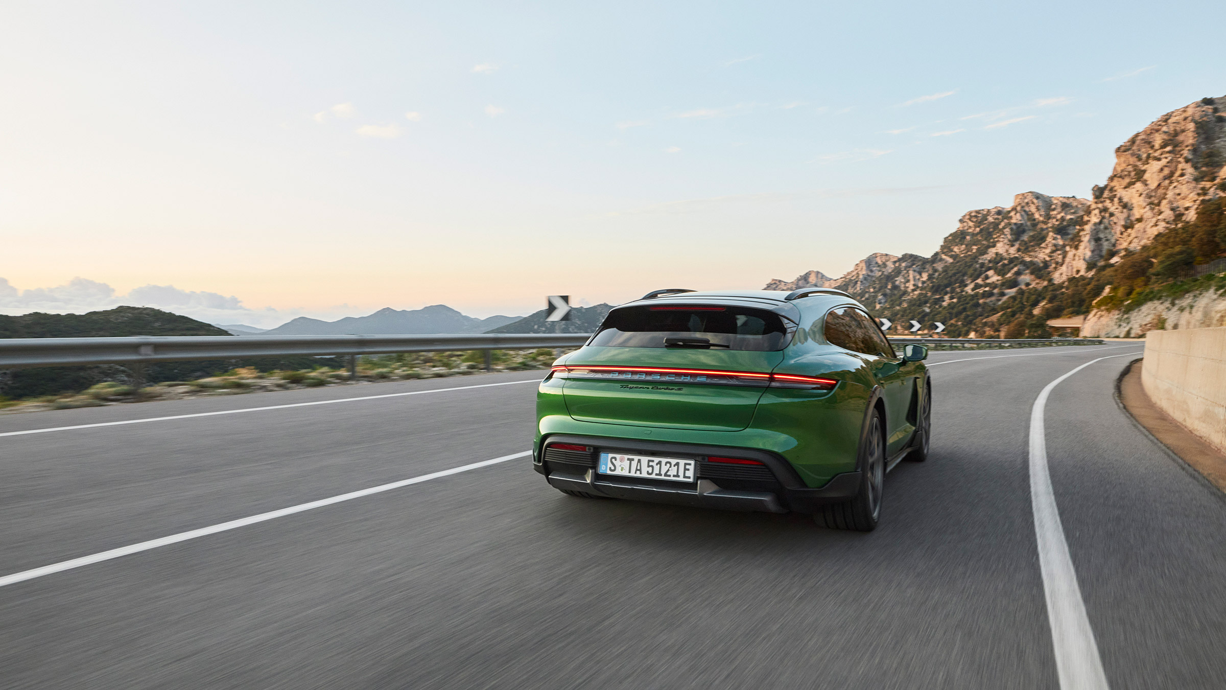 Porsche Taycan Cross Turismo - Turbo S rear tracking