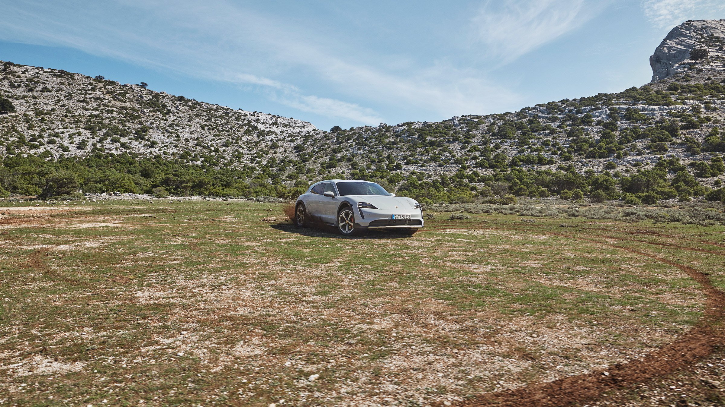 Porsche Taycan Cross Turismo - quarter