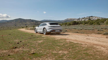 Porsche Taycan Cross Turismo - rear q