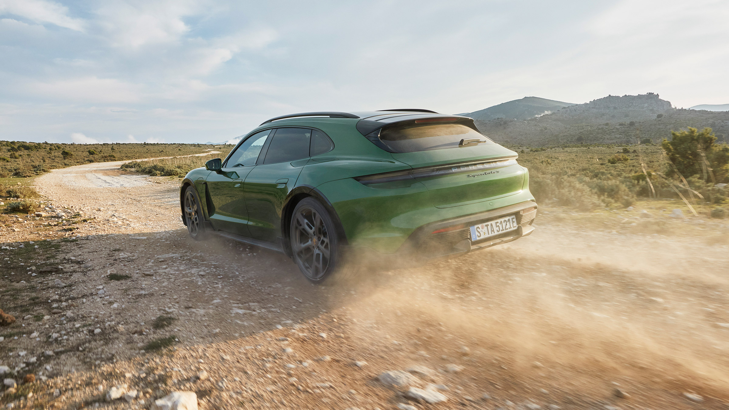 Porsche Taycan Cross Turismo - Turbo S dirt