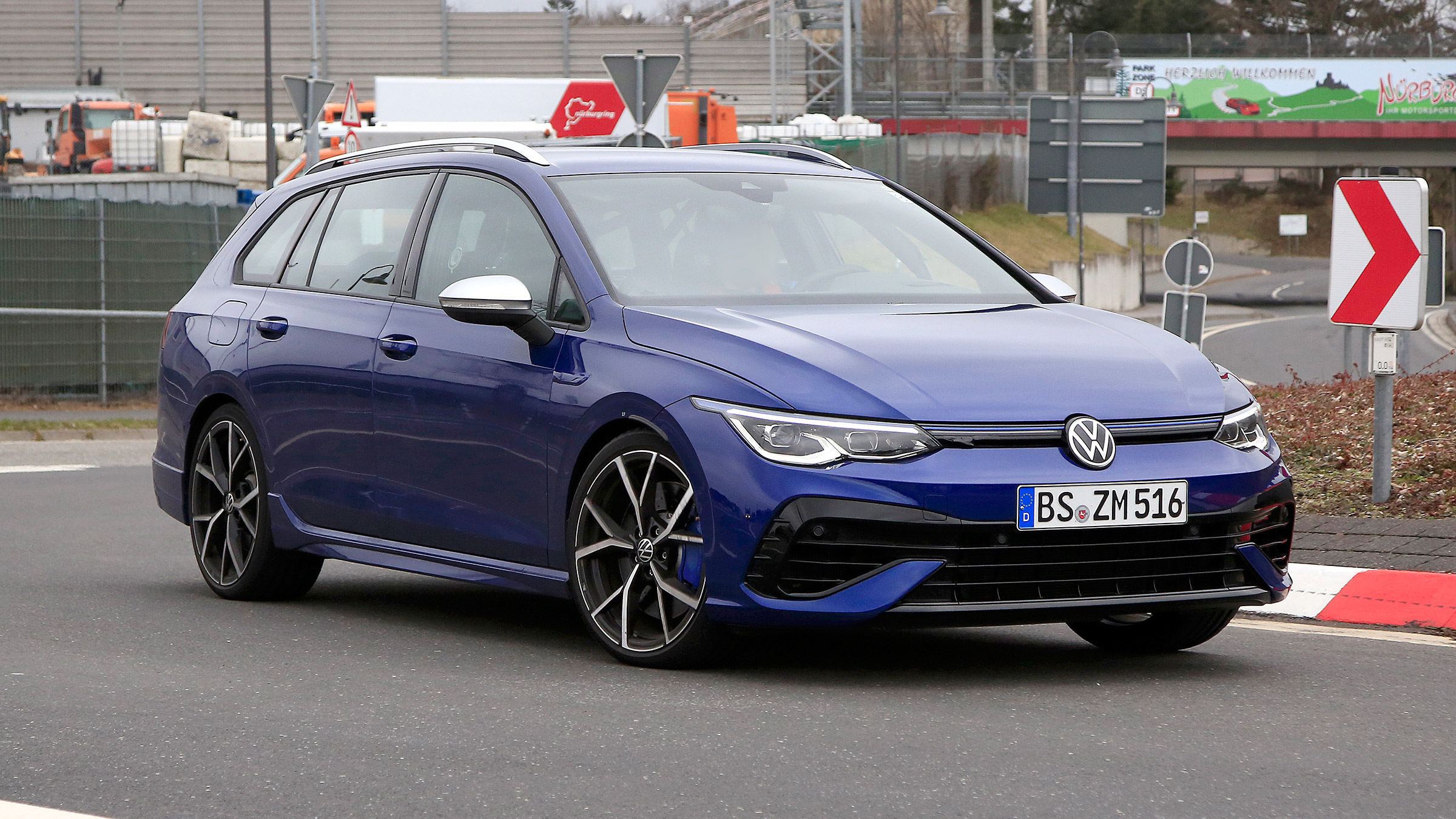 Golf R Estate 2021 spied - front quarter