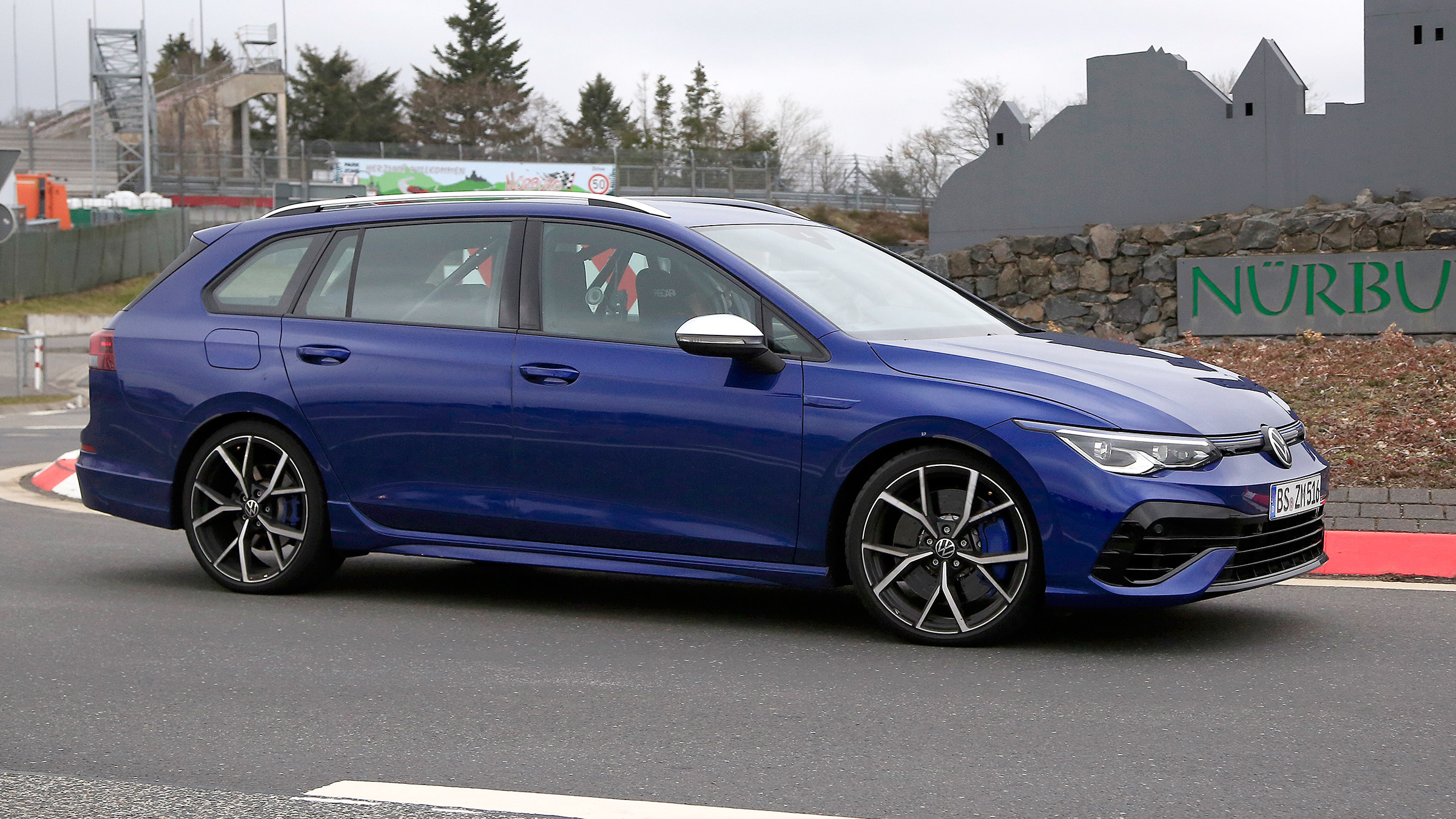 Golf R Estate 2021 spied - side