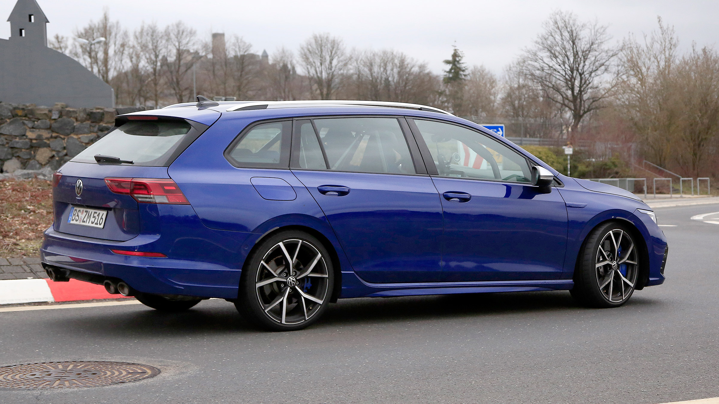 Golf R Estate 2021 spied - rear quarter