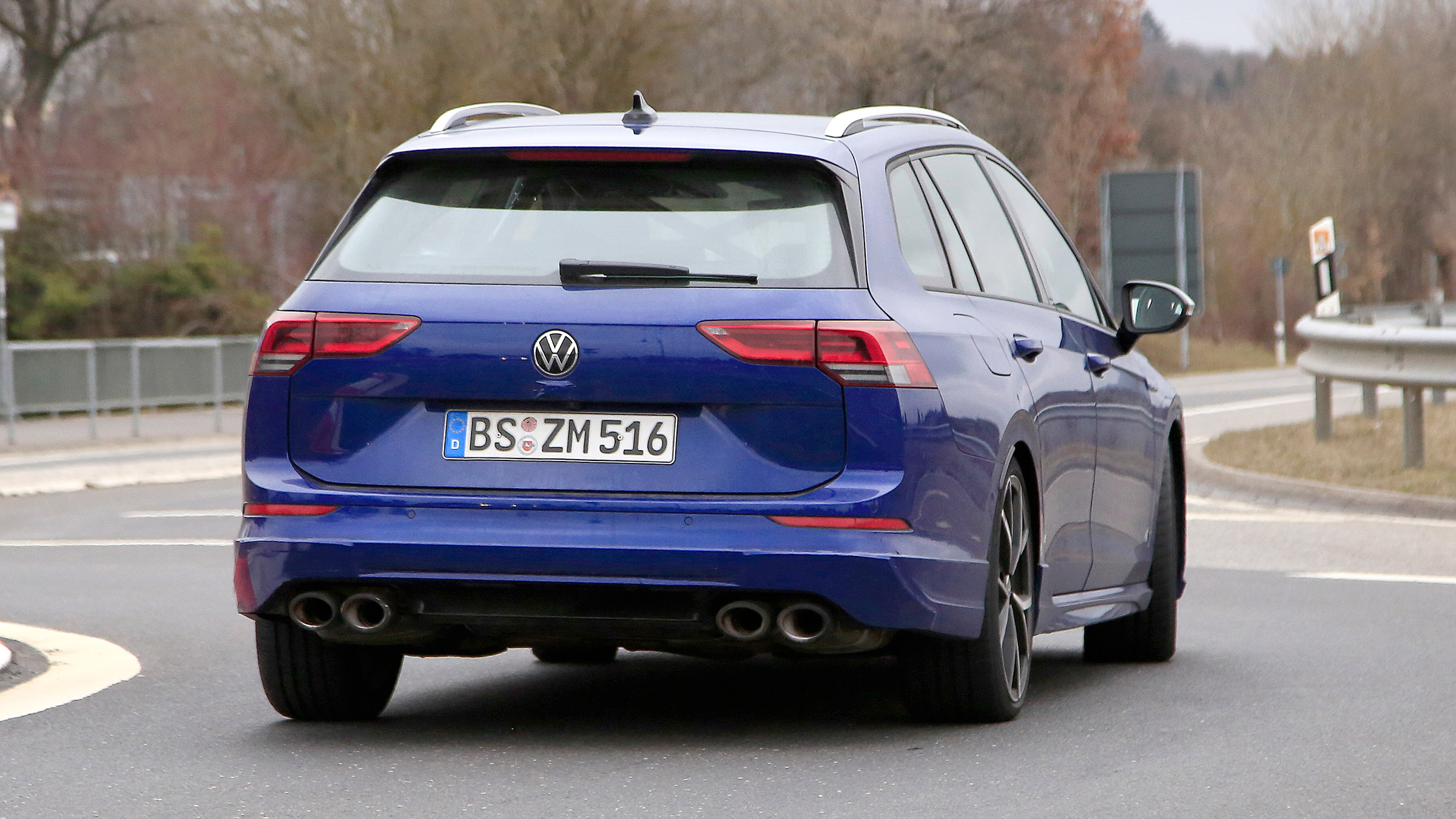 Golf R Estate 2021 spied - rear