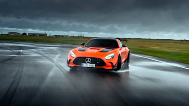 Mercedes-AMG GT Black Series - sliding