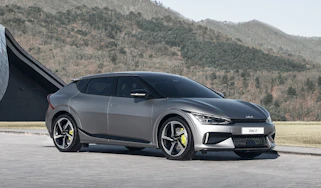 576bhp Kia EV6 GT revealed – front quarter