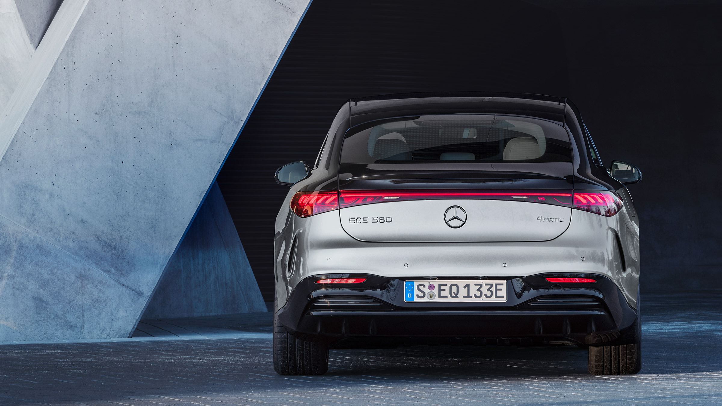 Mercedes-Benz EQS – rear 