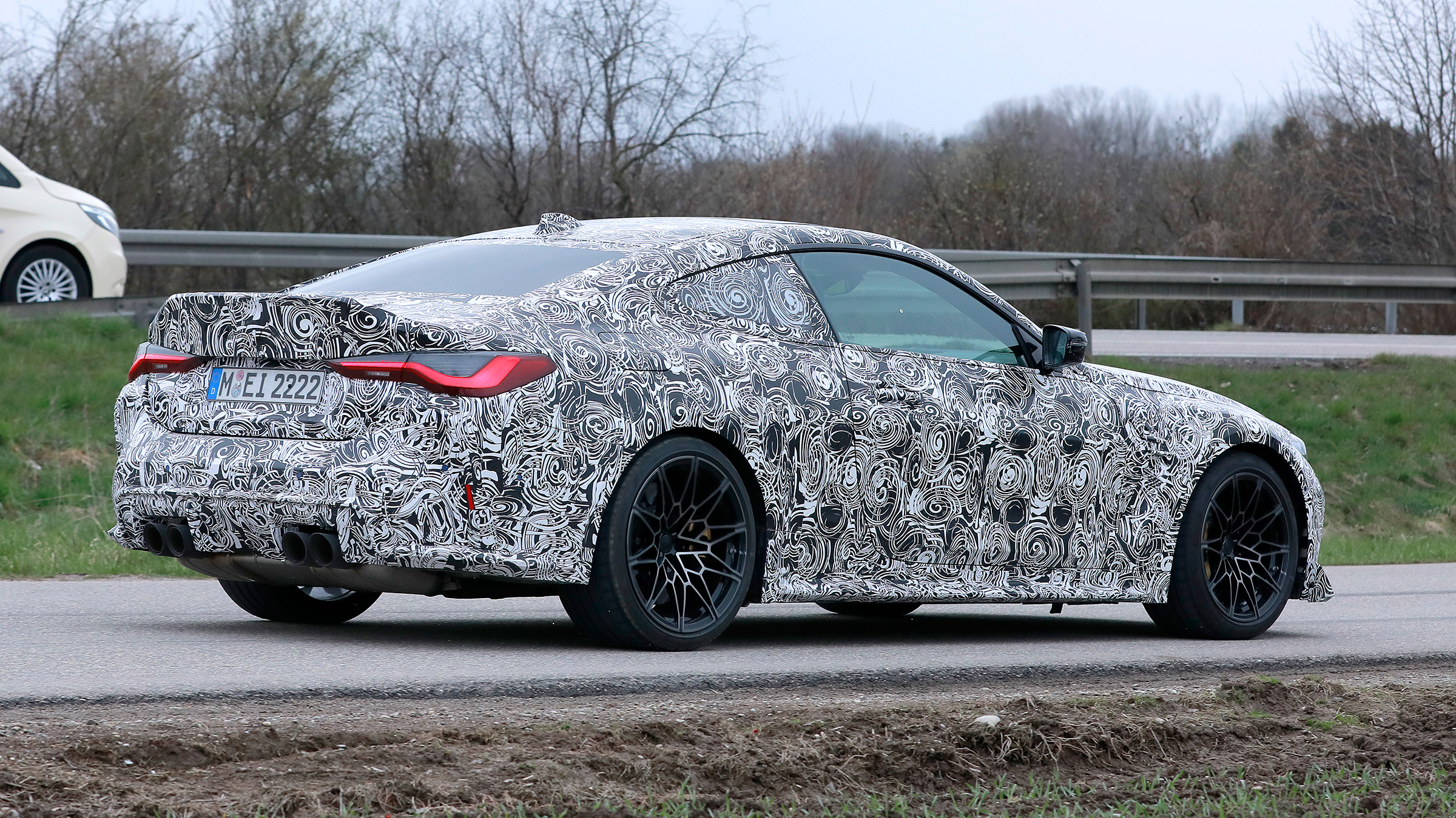 BMW M4 CS prototype 2021 - rear quarter