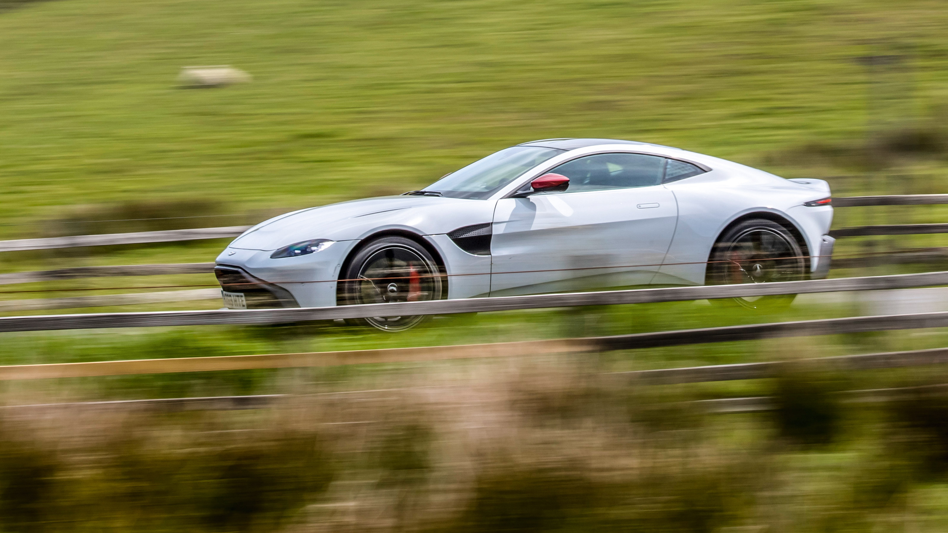 Aston Martin Vantage