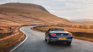 Bentley Continental GT Convertible Speed – rear tracking