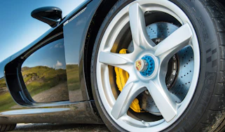 Carrera GT wheel nuts
