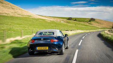 Mazda MX-5 Sport Venture - rear tracking