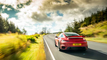 Porsche 911 Turbo S tracking