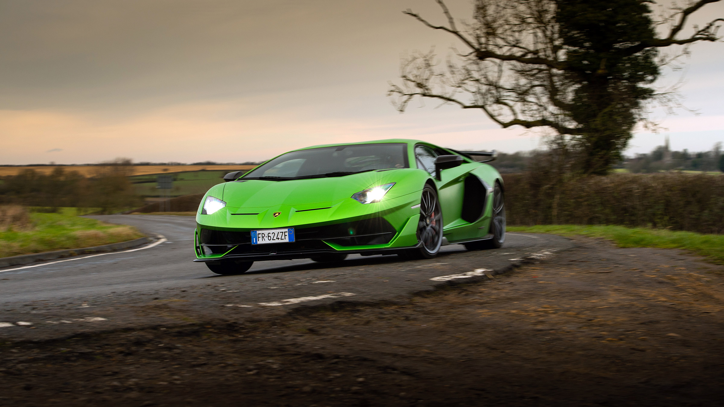 Lamborghini Aventador SVJ – front