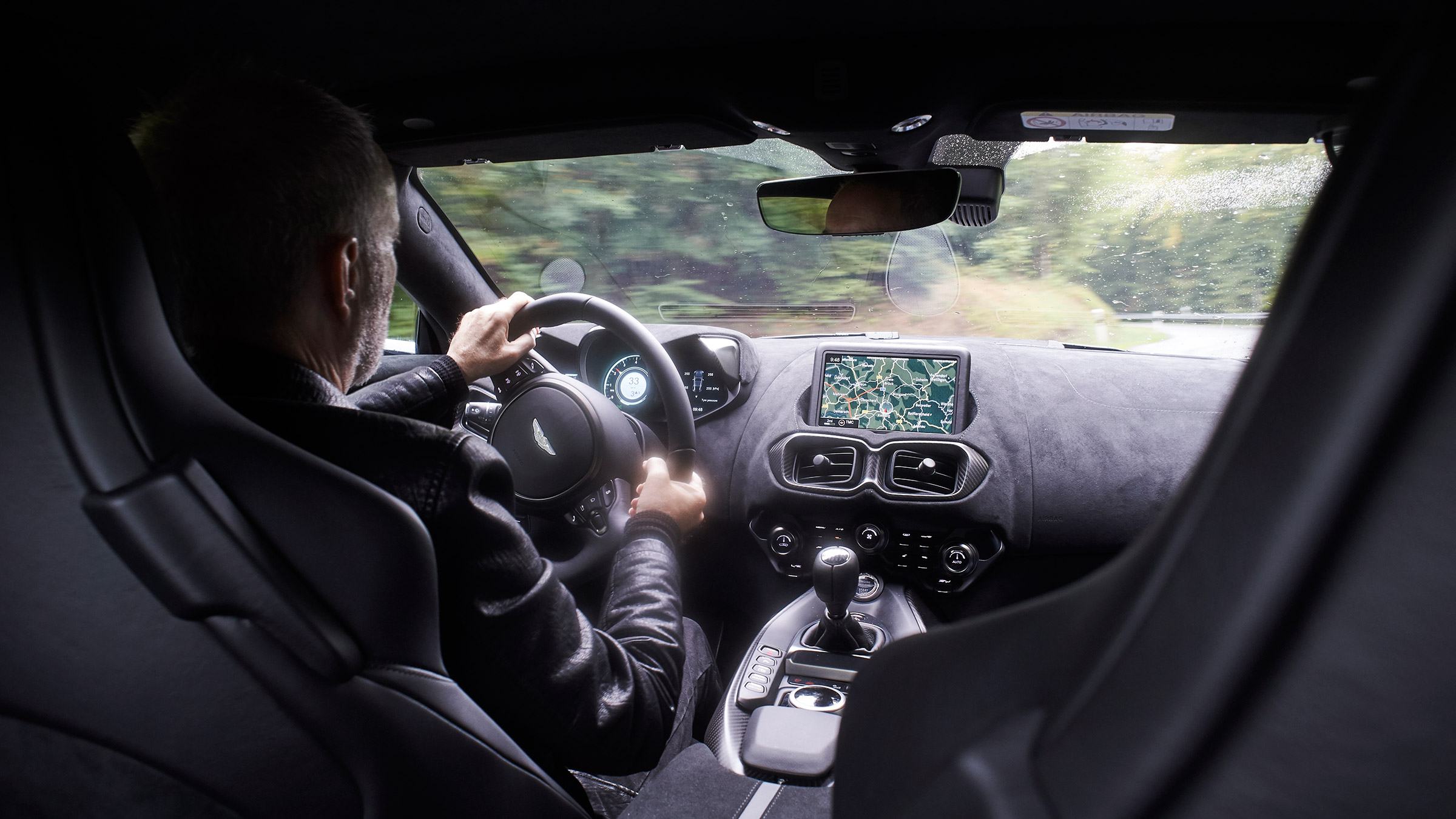Aston Martin Vantage cabin