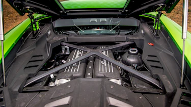 Lamborghini Aventador SVJ – cabin