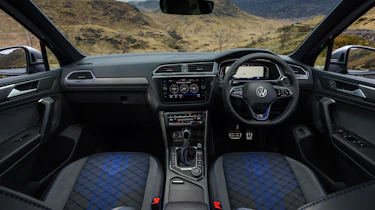 Volkswagen Tiguan R – interior 1
