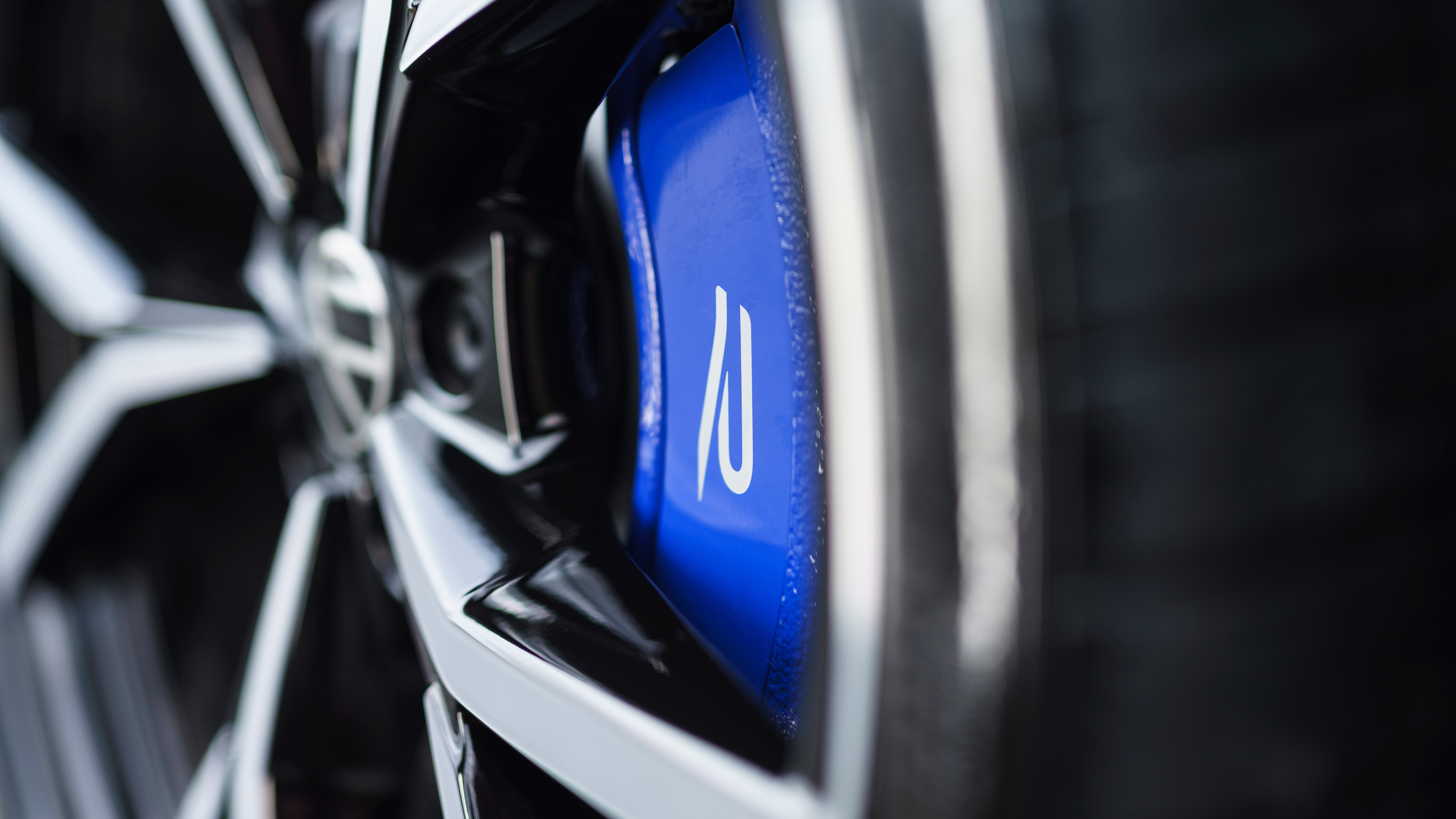 Volkswagen Tiguan R – brakes