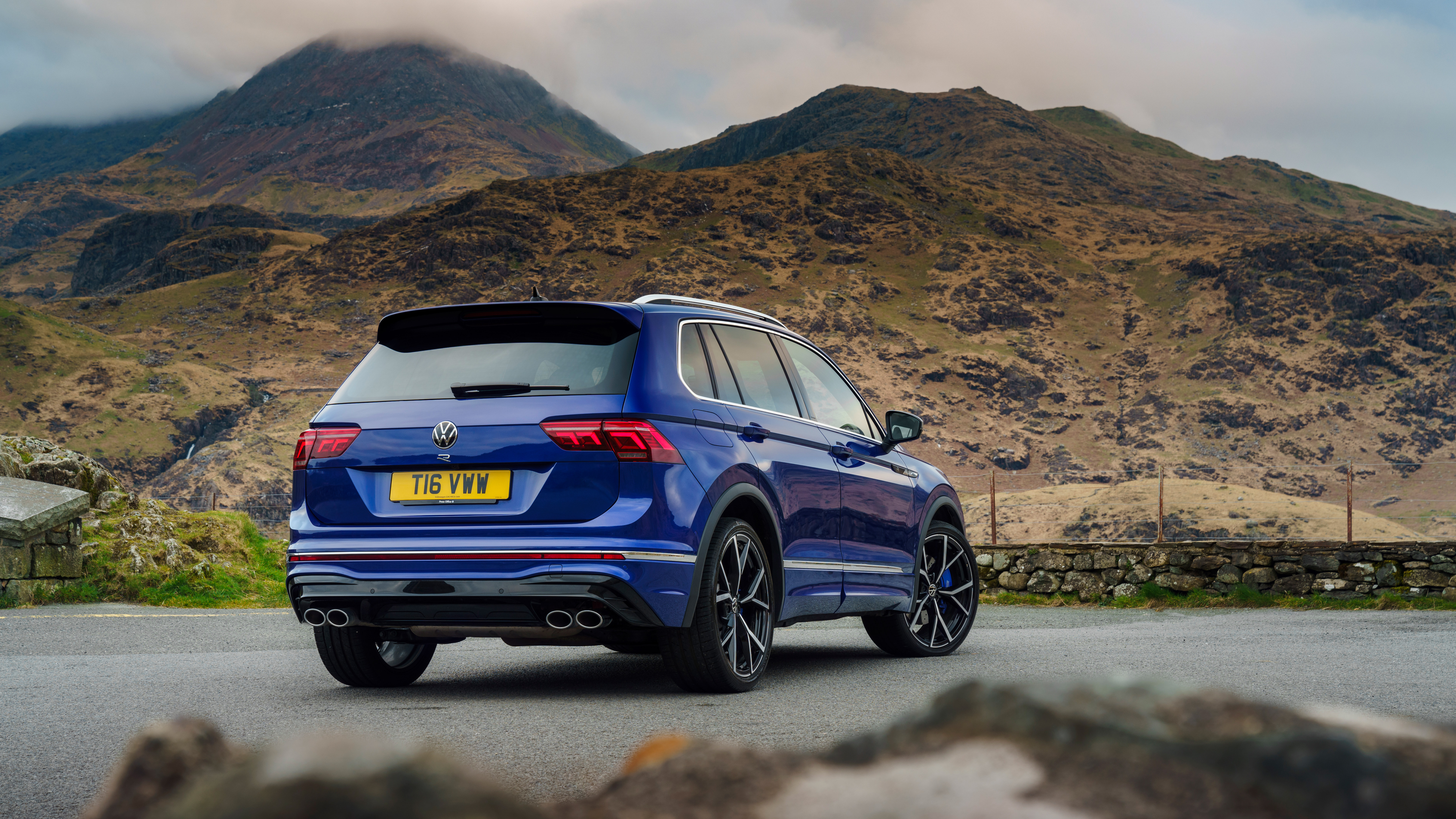 Volkswagen Tiguan R – rear quarter