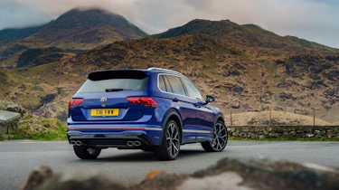 Volkswagen Tiguan R – rear quarter