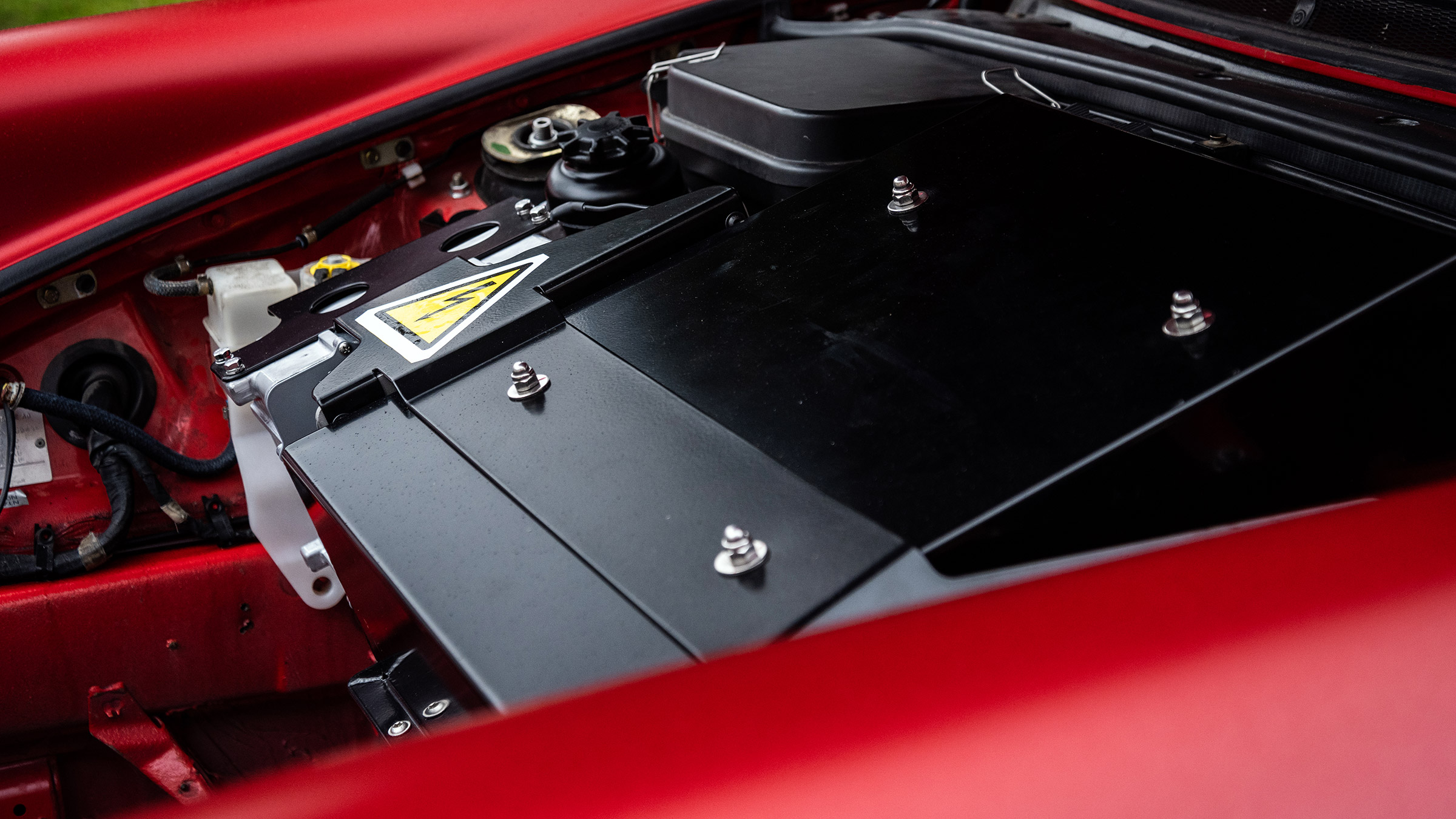 Everrati Porsche 964 – frunk