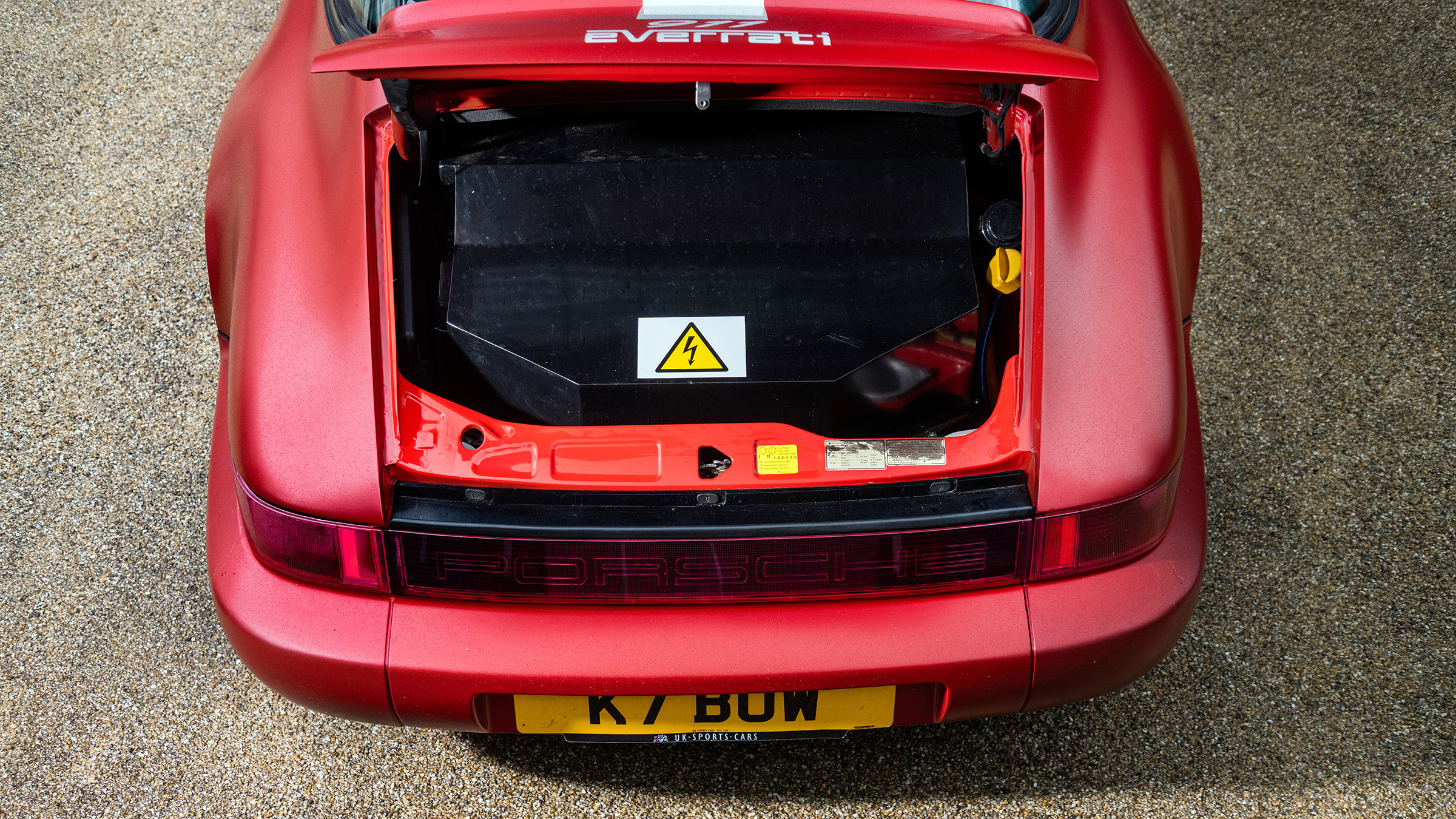 Everrati Porsche 964 – boot
