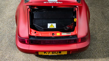 Everrati Porsche 964 – boot