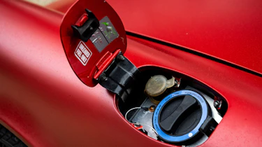Everrati Porsche 964 – charger