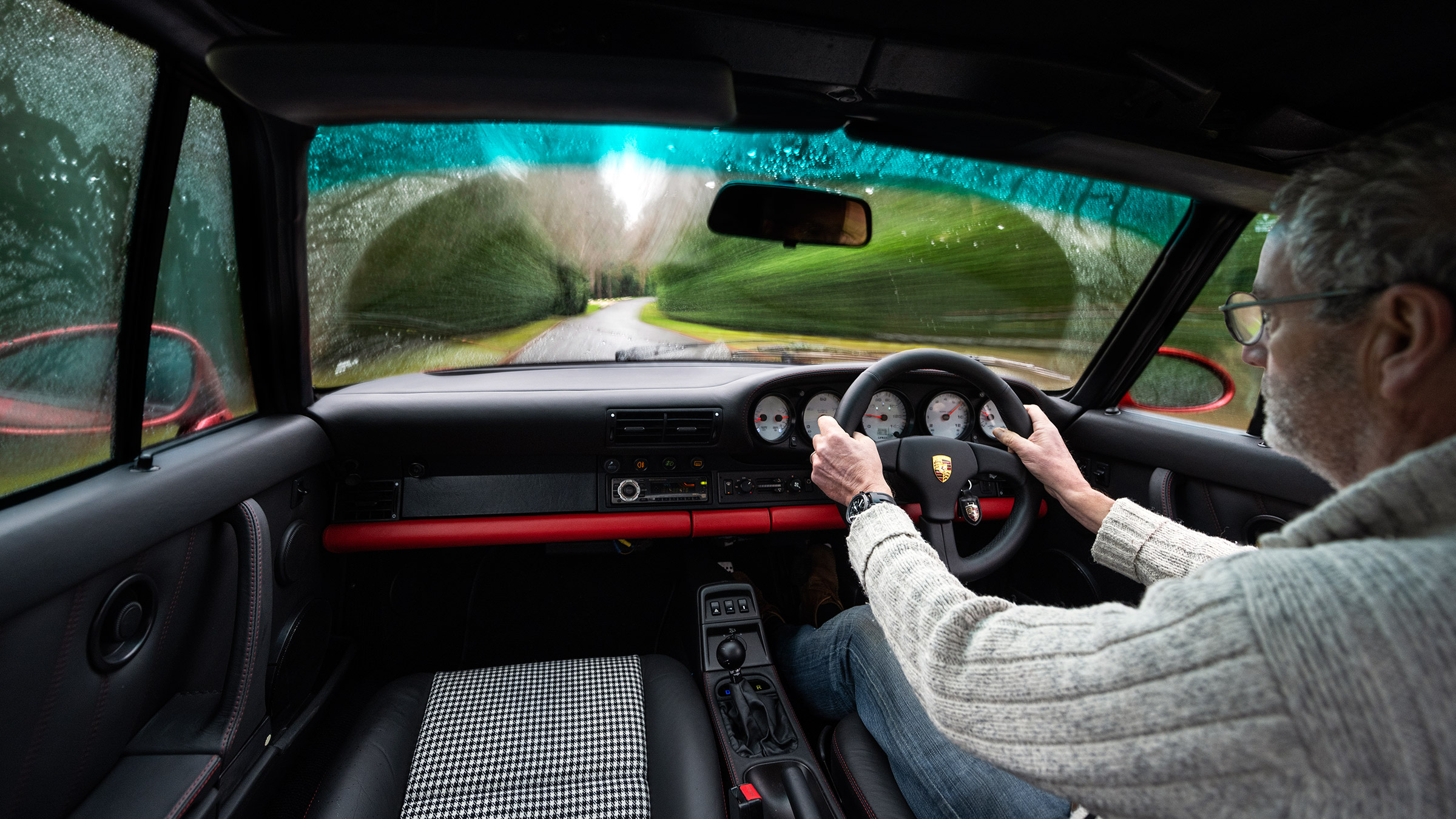 Everrati Porsche 964 – interior driving