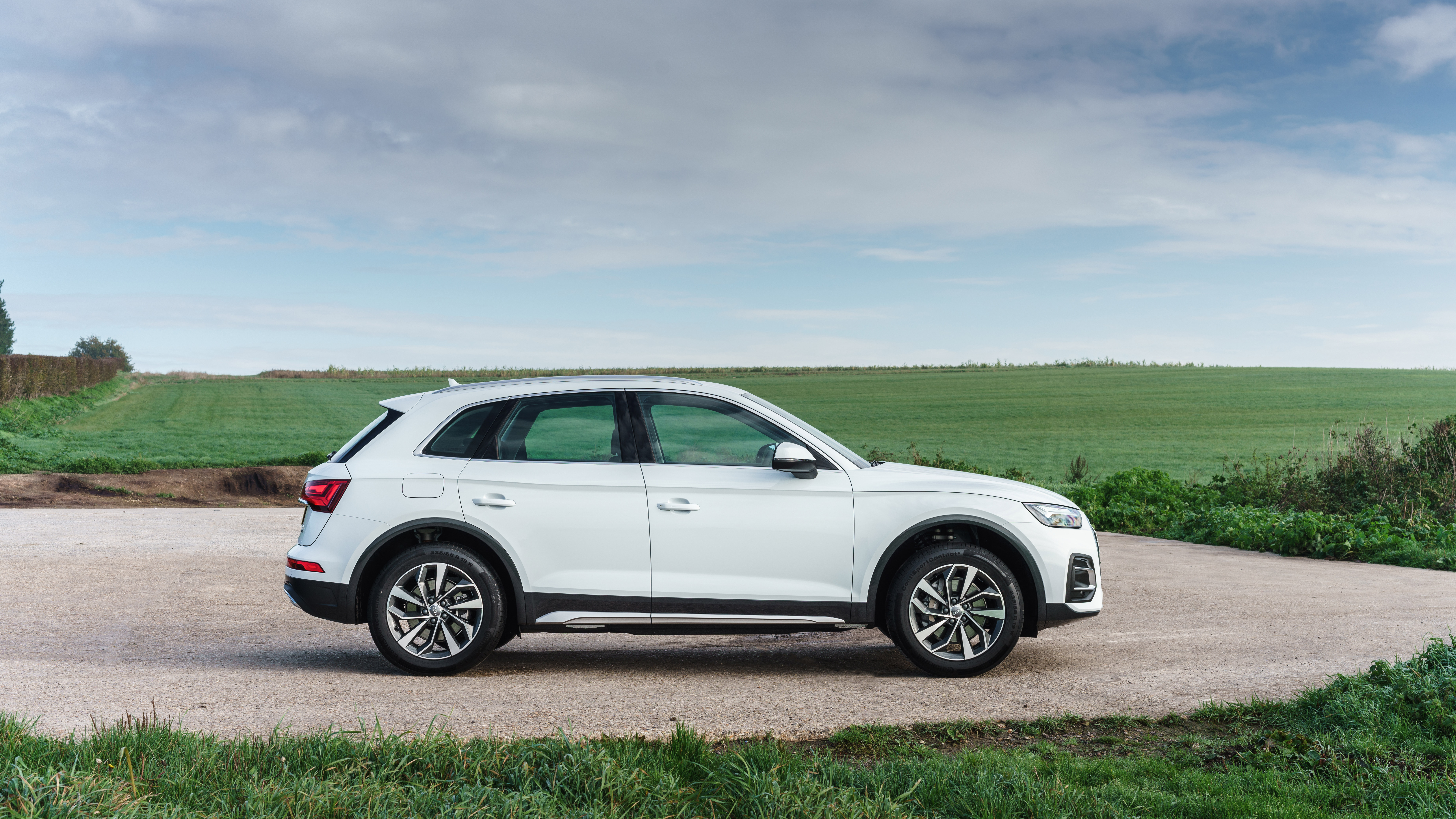 Audi Q5 2021 – side static