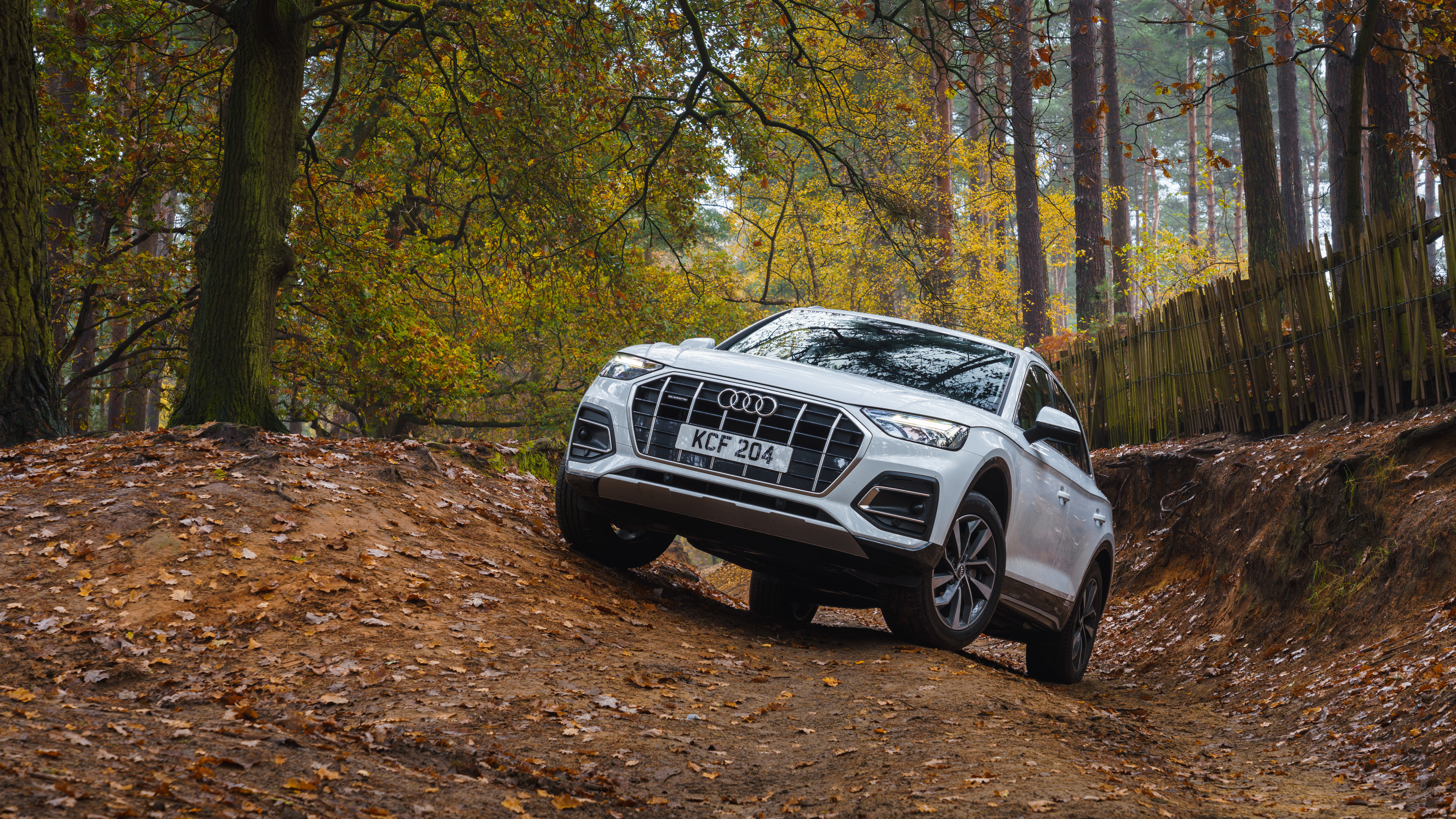 Audi Q5 2021 – front quarter off