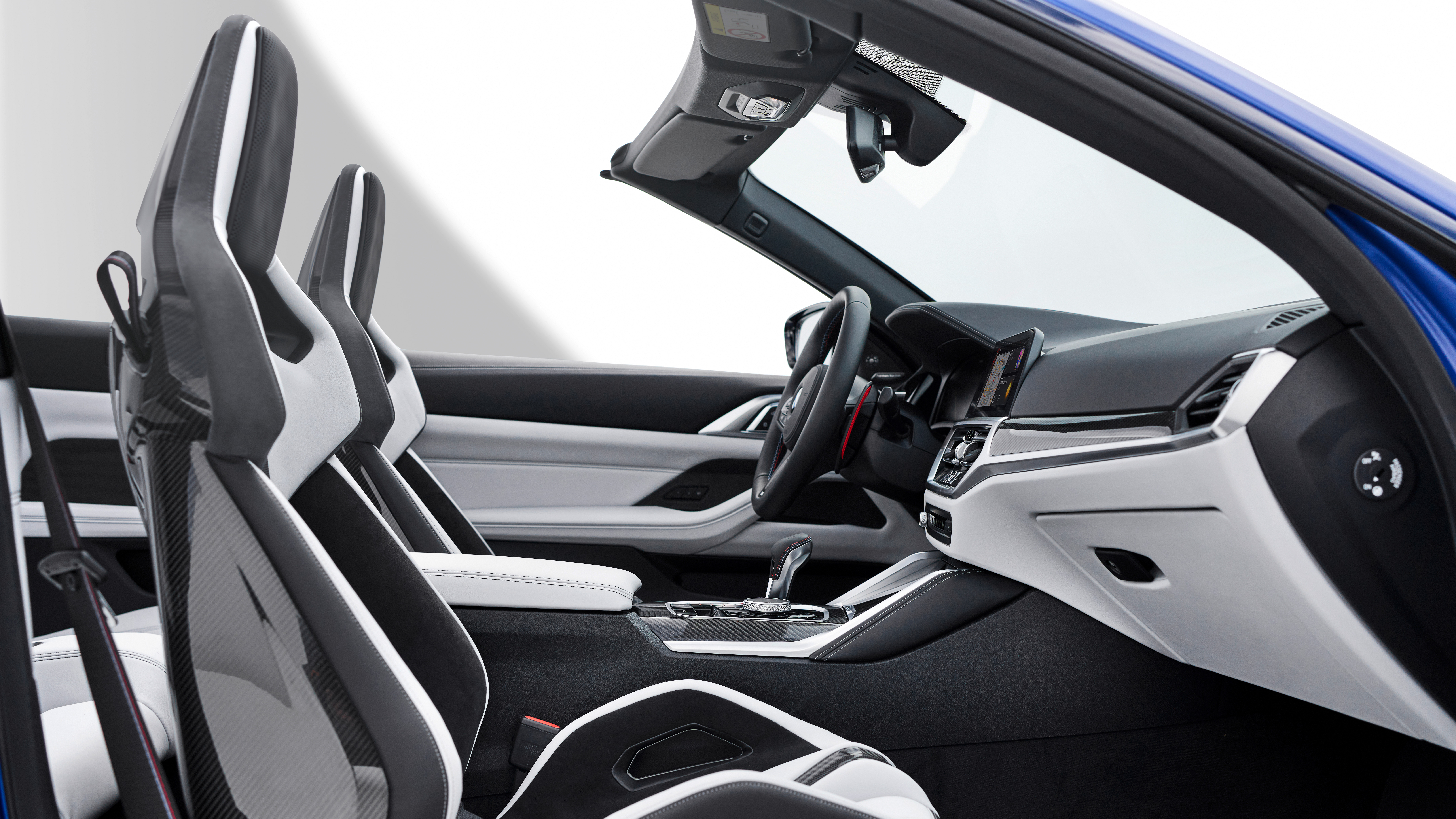 BMW M4 Competition Convertible – interior
