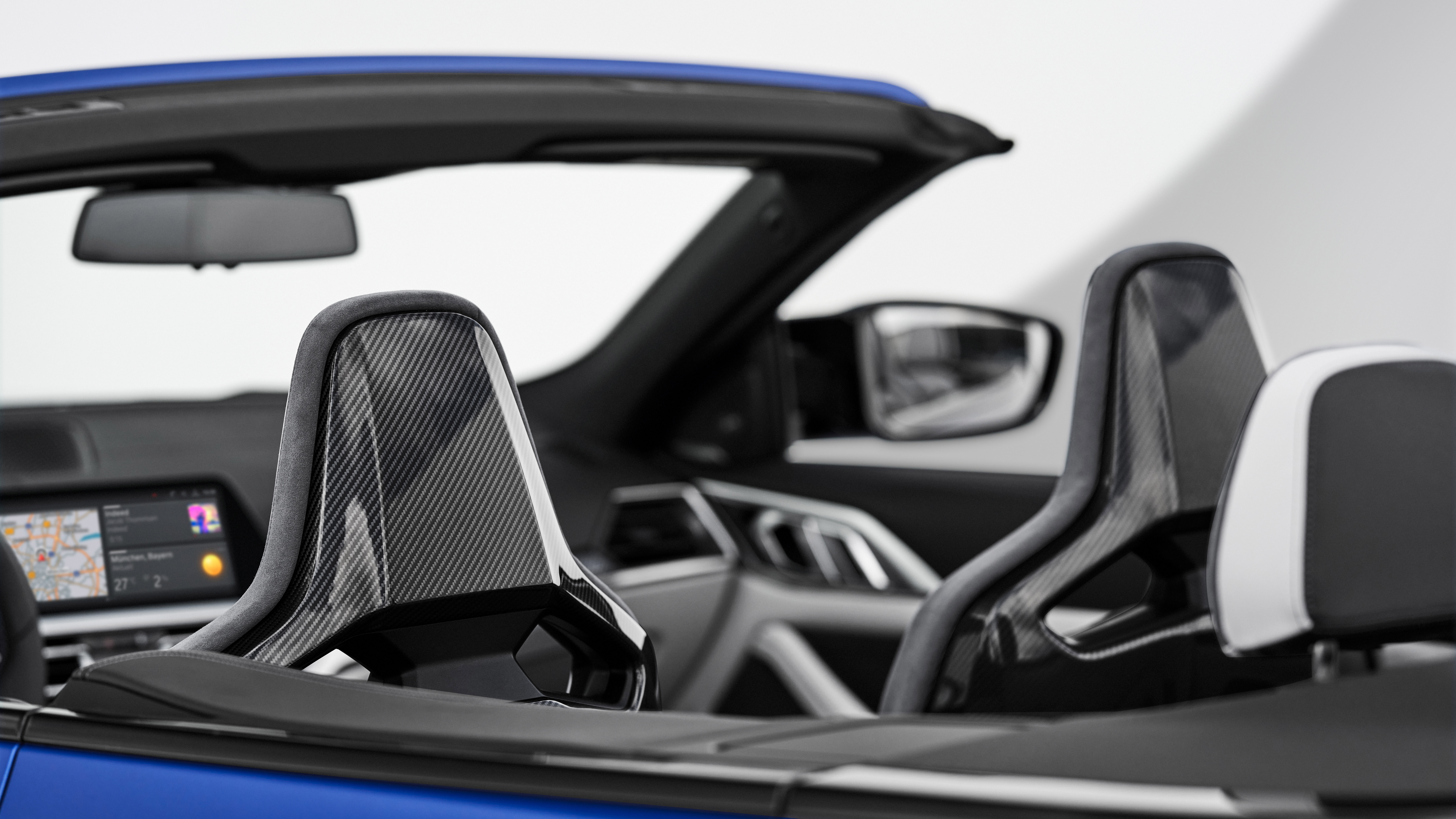 BMW M4 Competition Convertible – seats