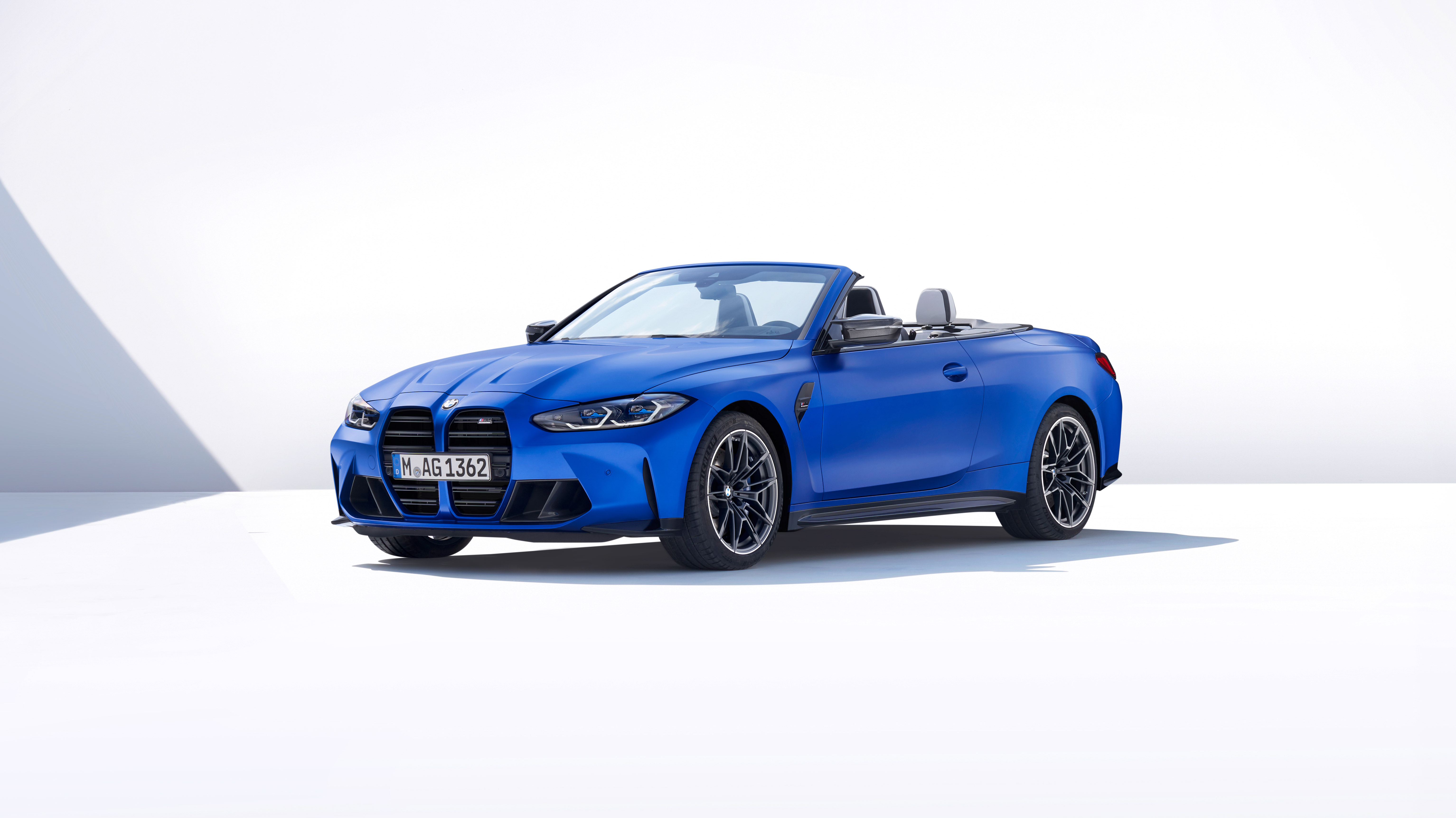 BMW M4 Competition Convertible – front quarter