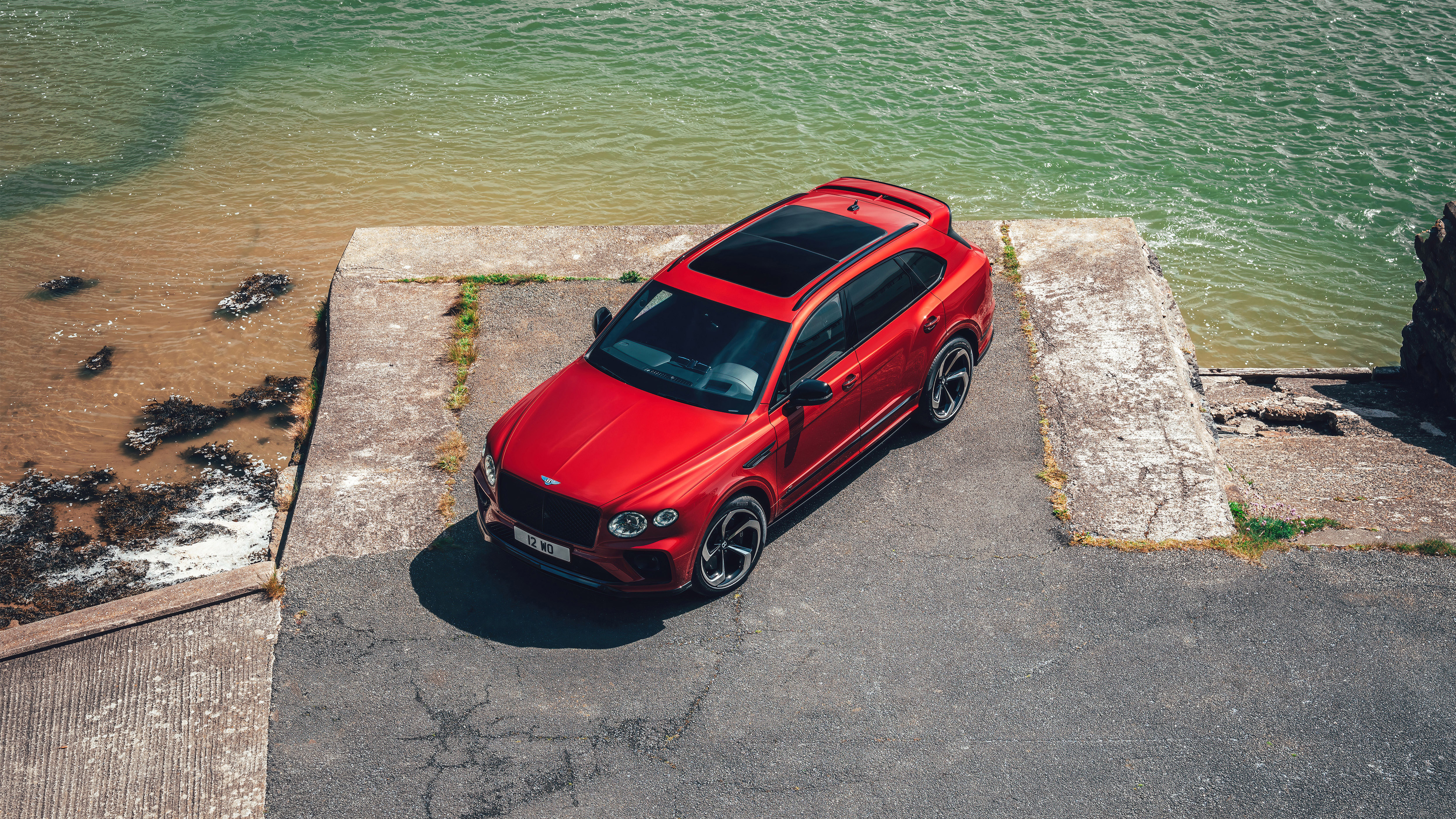 Bentley Bentayga S – top quarter