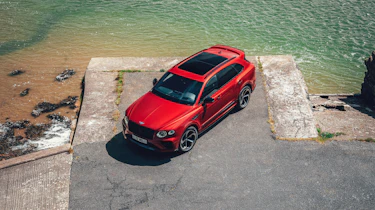 Bentley Bentayga S – top quarter