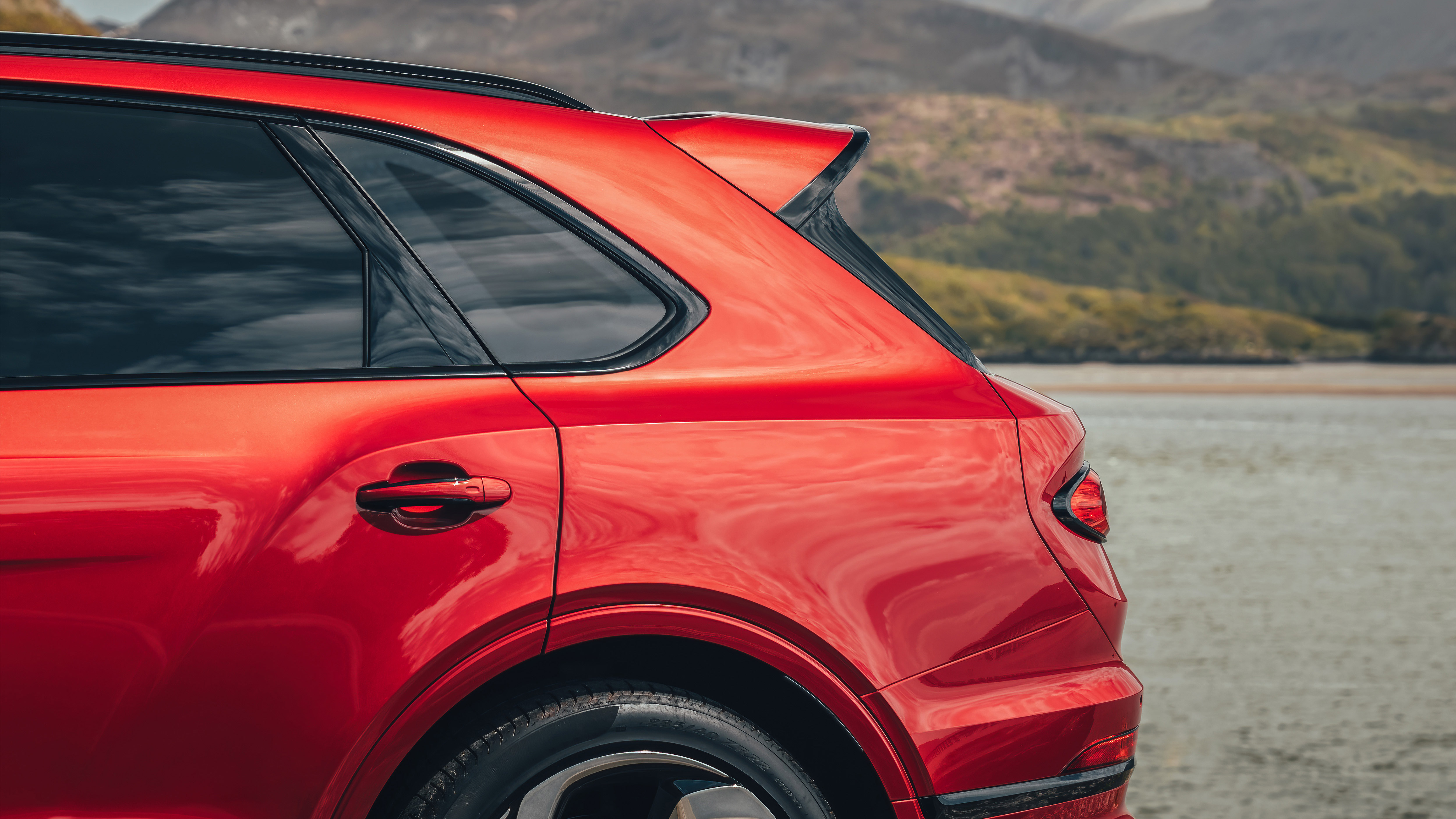 Bentley Bentayga S – rear quarter