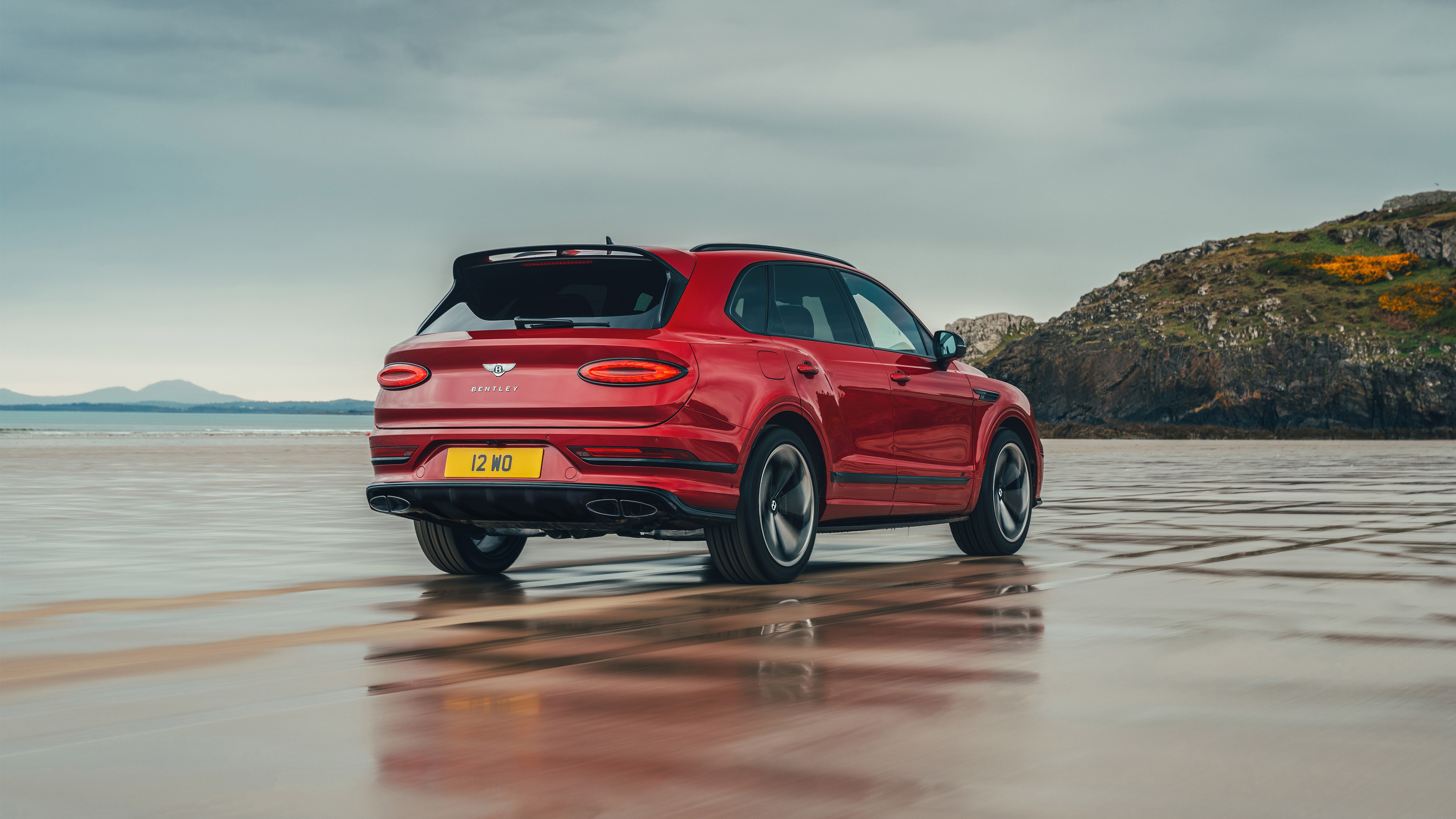 Bentley Bentayga S – rear quarter static