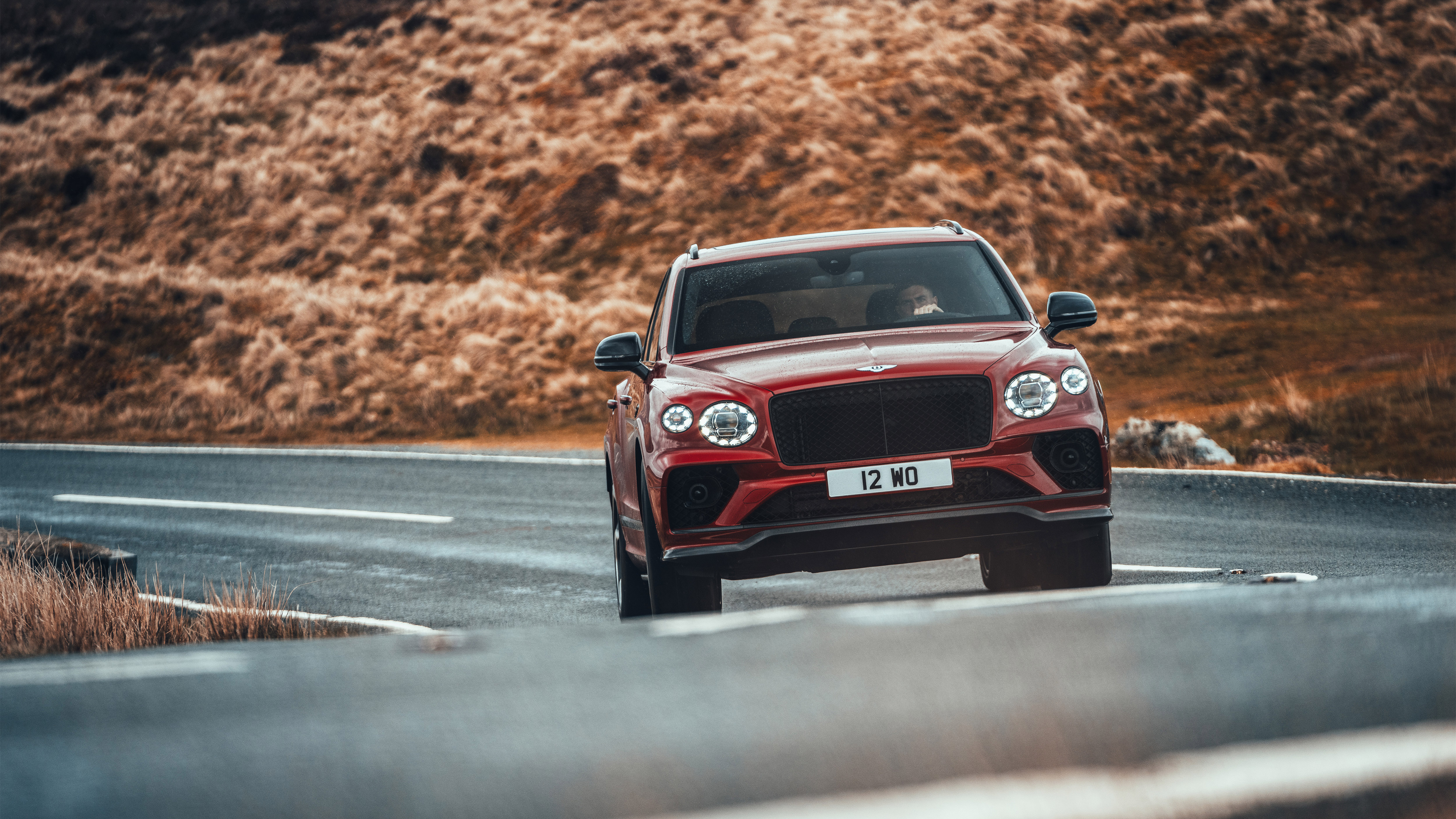 Bentley Bentayga S – front driving