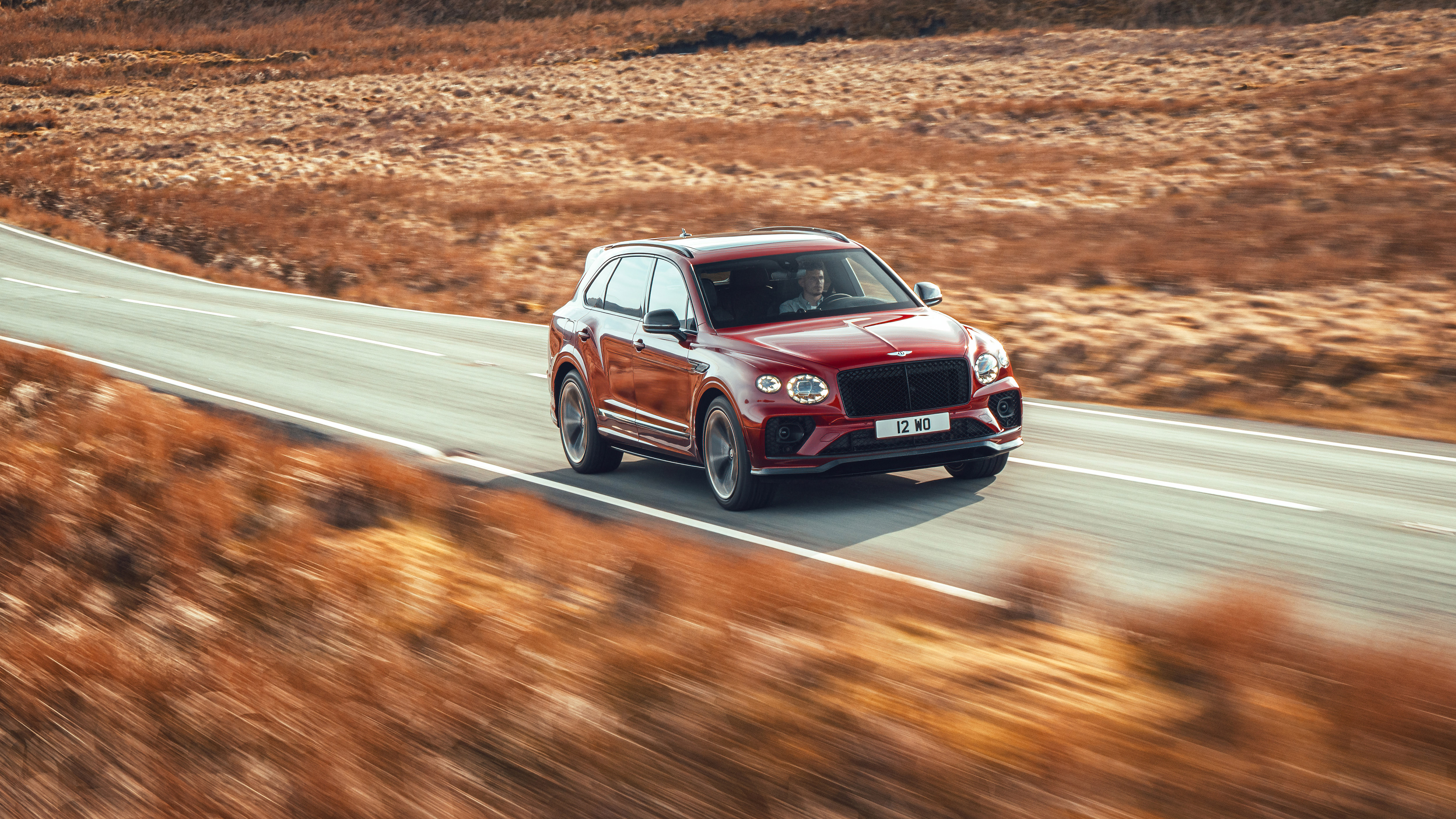 Bentley Bentayga S – tracking front quarter
