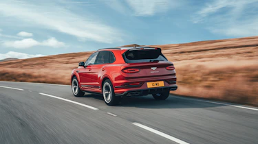 Bentley Bentayga S – rear tracking