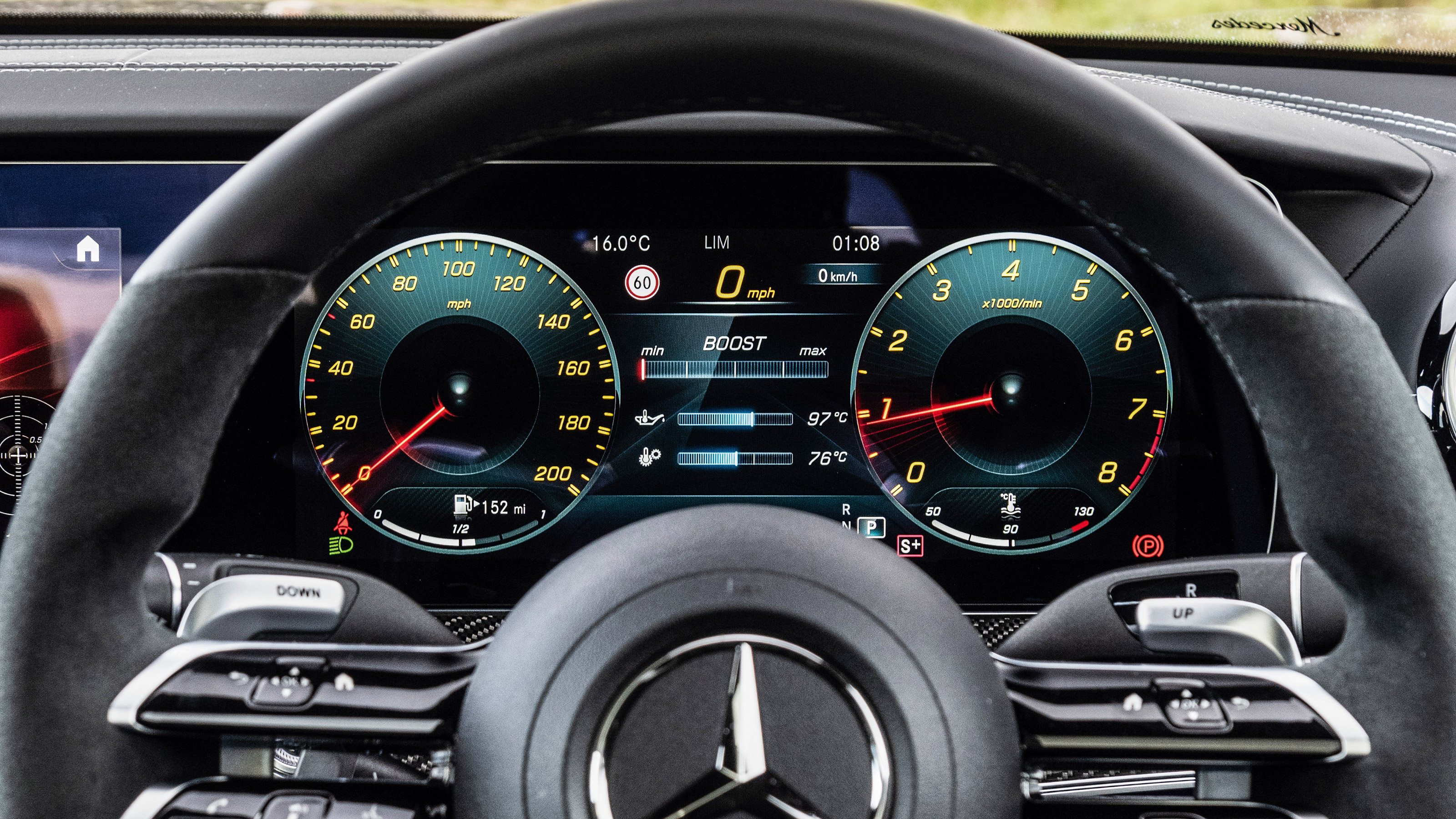 Car pictures BMW M5 v Mercedes-AMG E63