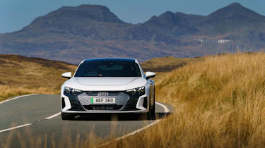Audi e-tron GT quattro – front cornering