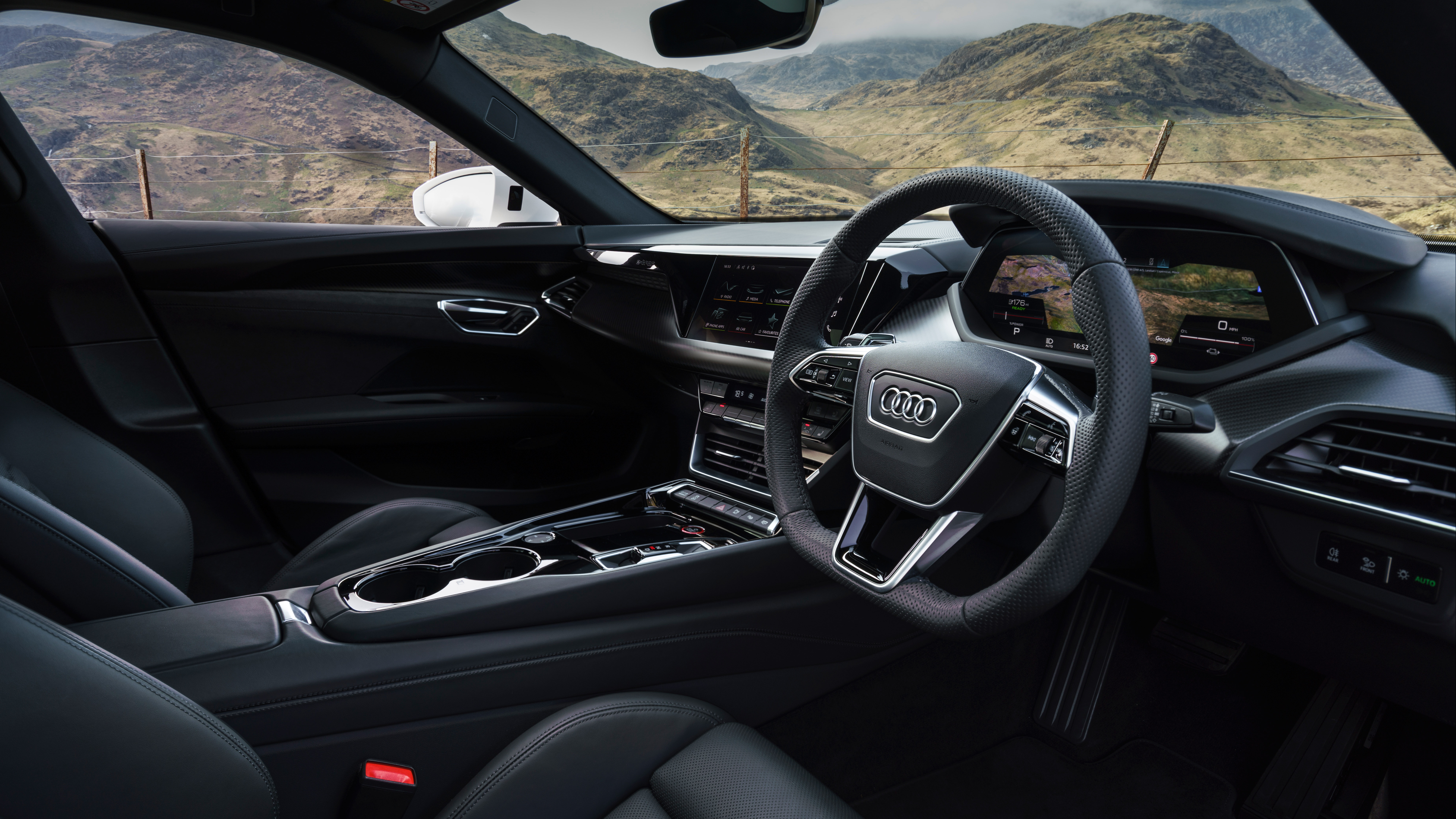 Audi e-tron GT quattro – cabin