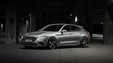 Genesis G70 Shooting Brake - front quarter