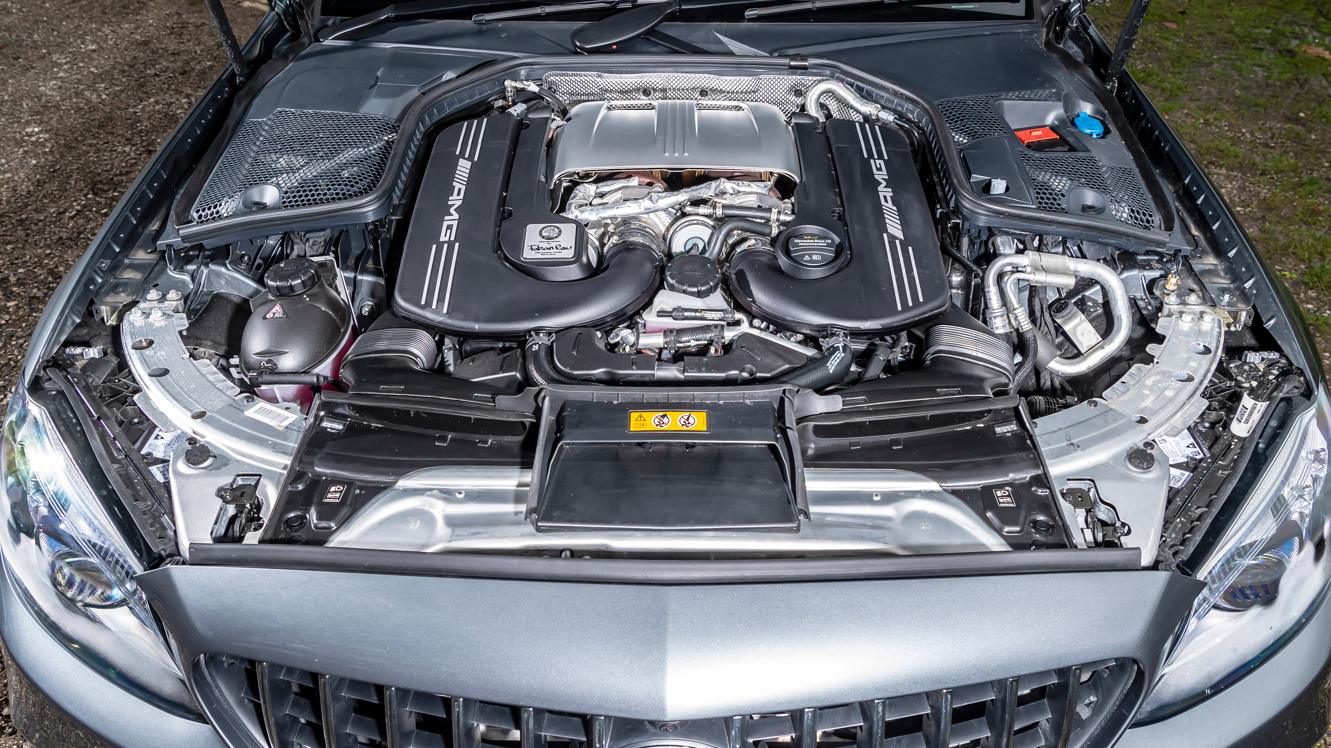 Mercedes-AMG C63 S Estate 2021 – engine