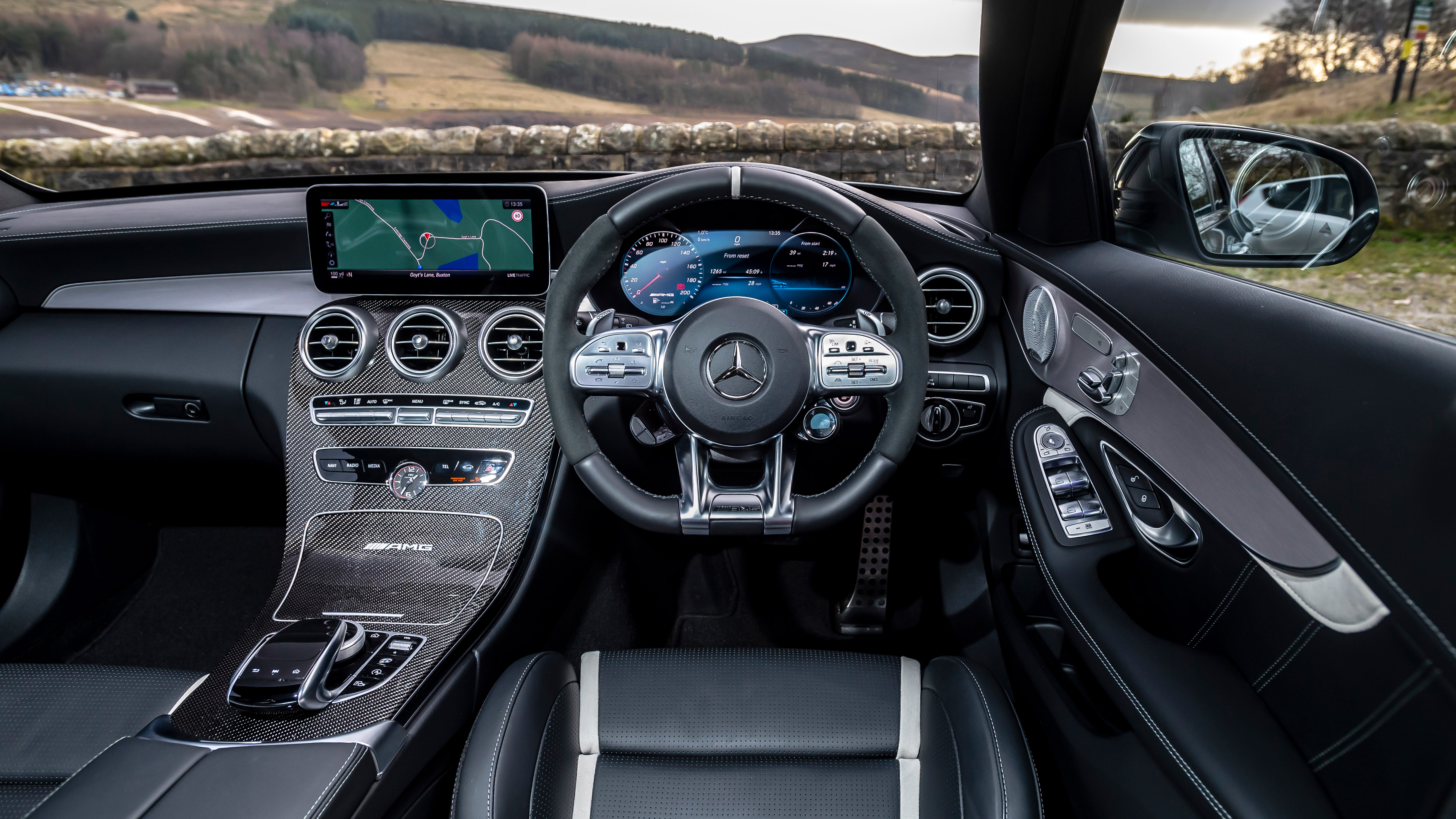 Mercedes-AMG C63 S Estate 2021 – cabin